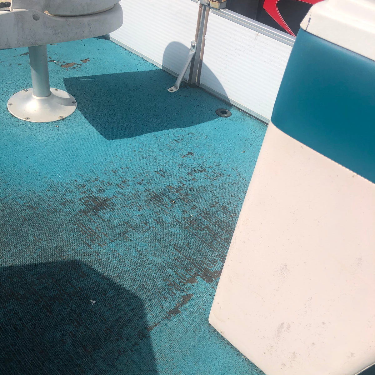 The Pros and Cons of Boat Carpet vs. Vinyl Marine Flooring